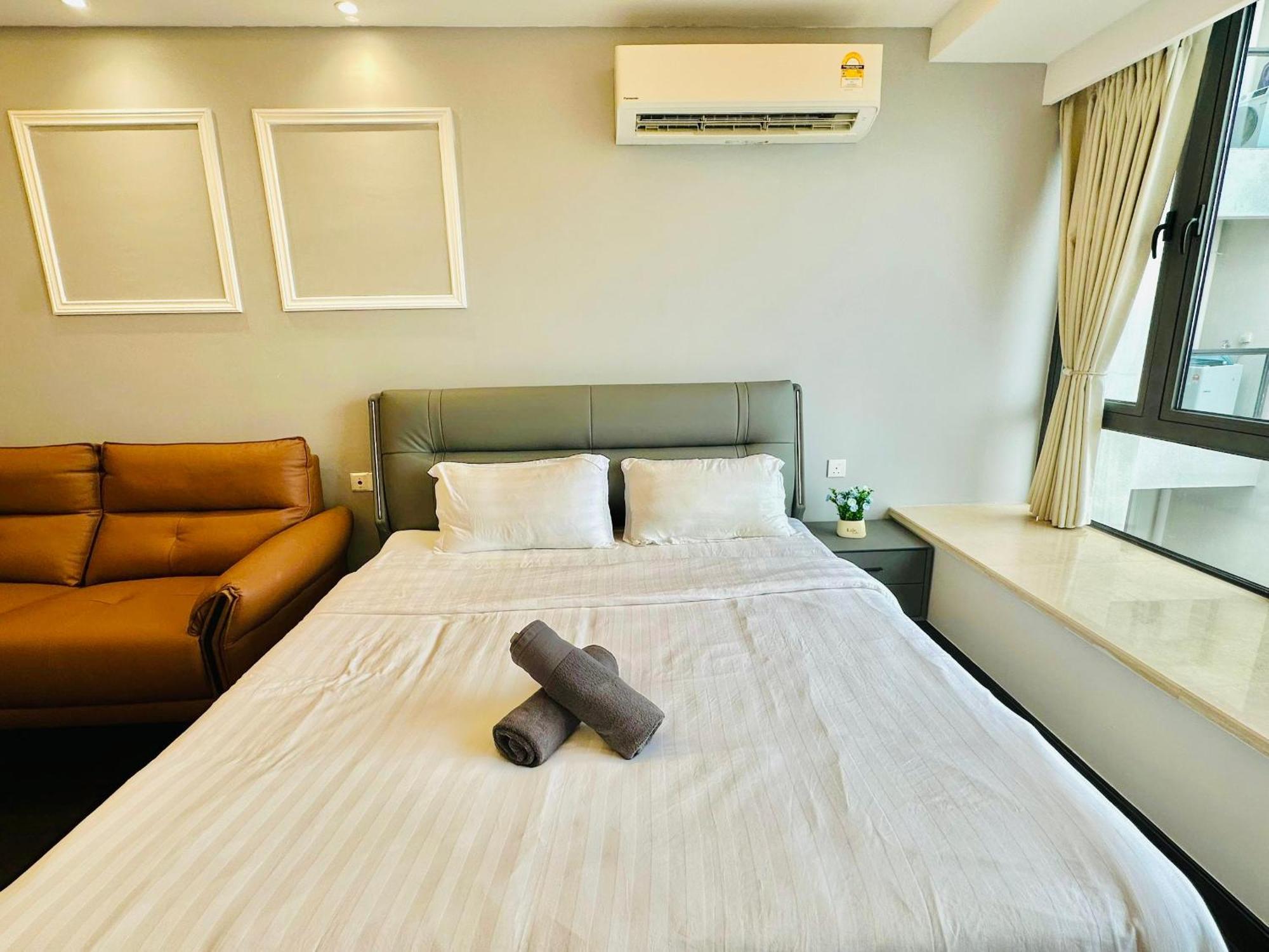 Apartemen R&f Seine Region - Xin An